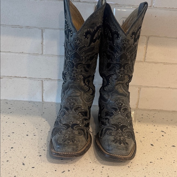Corral Women's Gray with Black Embroidered Studs Western Boots Cowgirl Size 6M - Picture 2 of 12